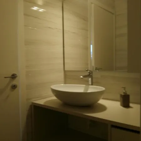 아파트 Apartment- Welcome To Art Building *